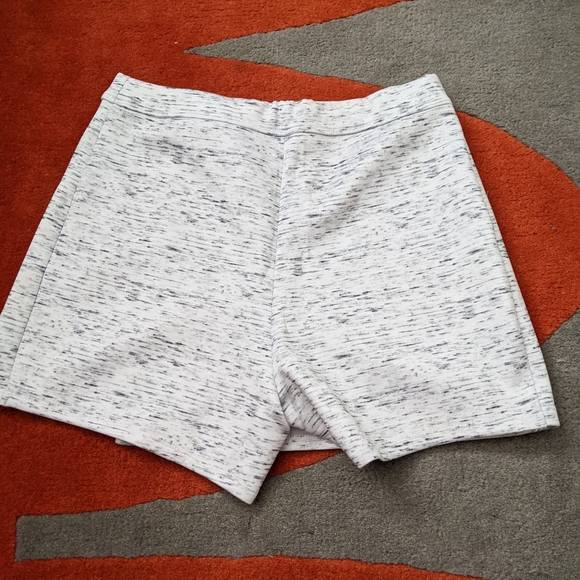 Hollister skort NWT - Picture 3 of 3